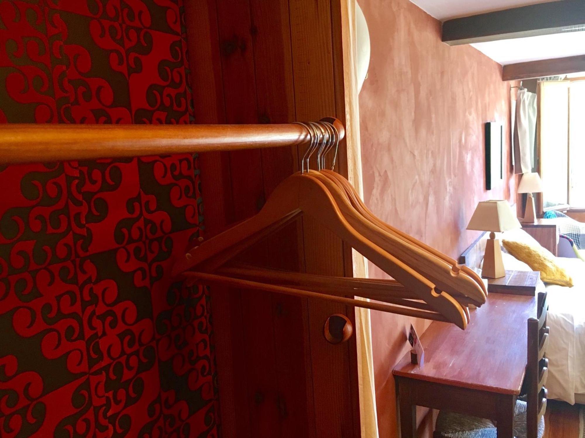 Chambre D'Hotes La Grange Des Ecrins Chabottes Rom bilde